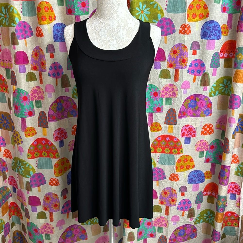 Ellen Parker Mini Sleeveless Raw Edge Dress. Small